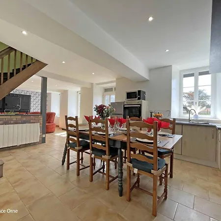 Charmante Maison Près De Domfront Avec Jardin Et Animaux Admis - Fr-1-497-201 Séjour à la campagne *