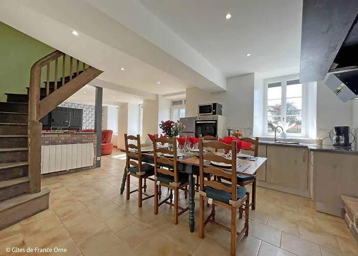 Maison Restauree Avec Charme A Domfront, Animaux Admis, Wifi, Pres Des Pistes Cyclables - Fr-1-497-201 度假居 *