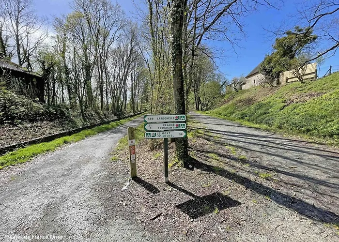 Maison Restauree Avec Charme A Domfront, Animaux Admis, Wifi, Pres Des Pistes Cyclables - Fr-1-497-201 * Saint-Gilles-des-Marais